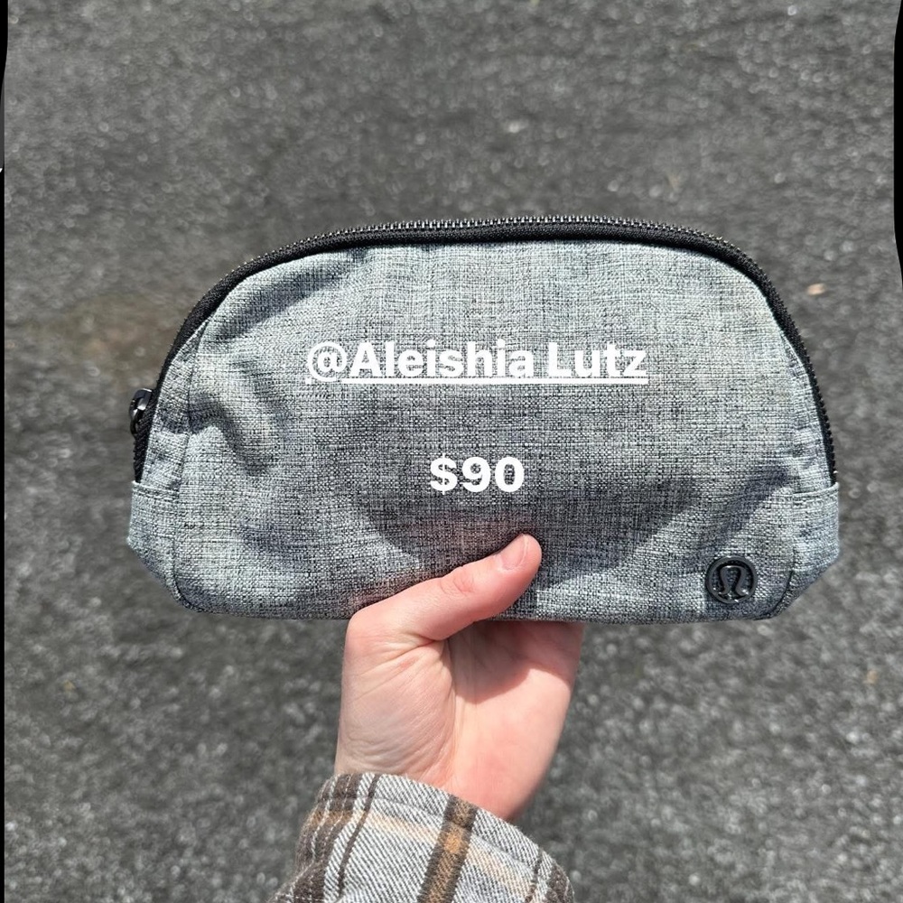 RARE/OG lululemon belt bag